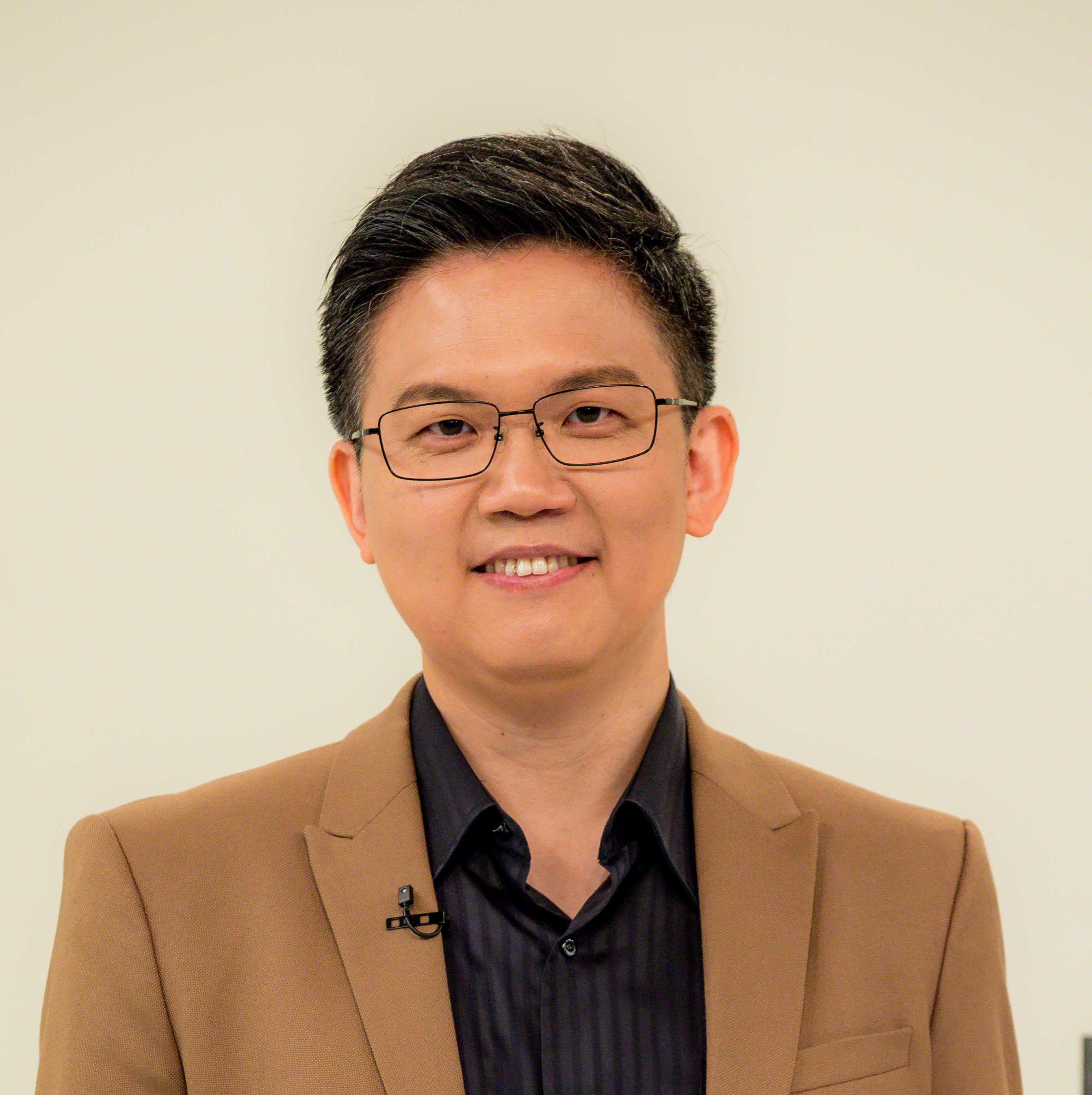 施以諾